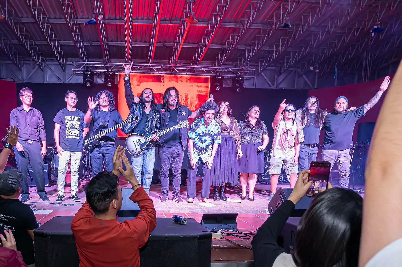 Experiencia en vivo del tributo a Pink Floyd a beneficio de FARECOH